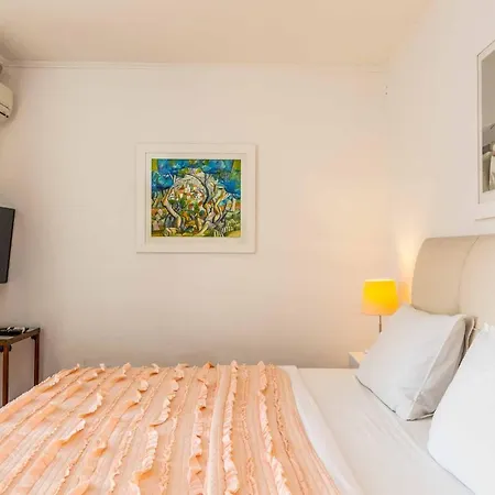 Salt Water فيلة دوبروفينك